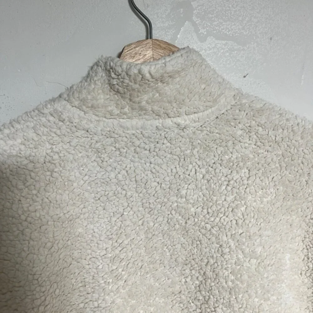 H&M Divided White Sherpa Teddy Fleece Pullover Jacket - Size Small - Picture 11 of 12